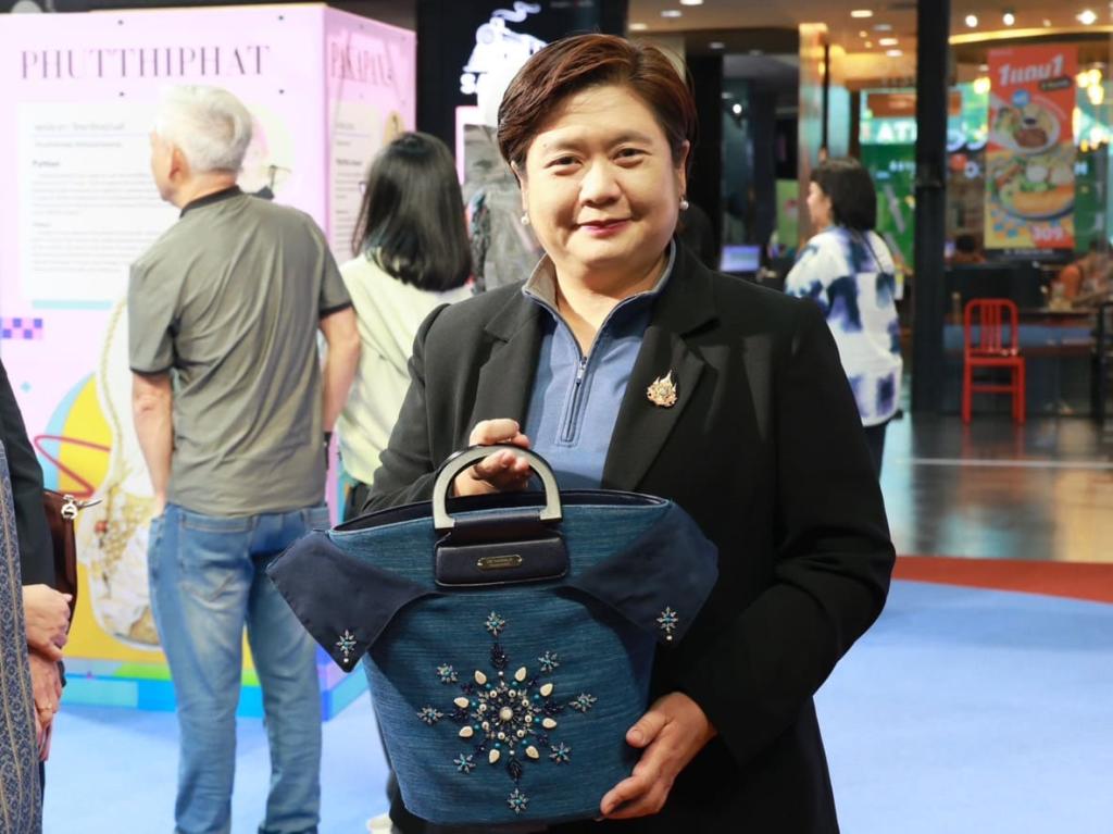 “ดีพร้อม” ดันซอฟต์พาวเวอร์แฟชั่นไทย คัด 3 แบรนด์ชนะเลิศ ชูศักยภาพนักออกแบบไทย โชว์ผลงานสู่ระดับสากล ตามนโยบาย รมว.เอกนัฏ