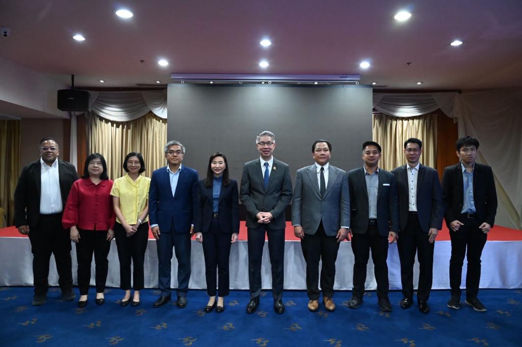 “อธิบดีณัฏฐิญา” ร่วมแสดงความยินดีแก่ผู้เข้าร่วมการฝึกอบรมฯ เตรียมความพร้อมเป็นอุตสาหกรรมจังหวัด รุ่นที่ 1