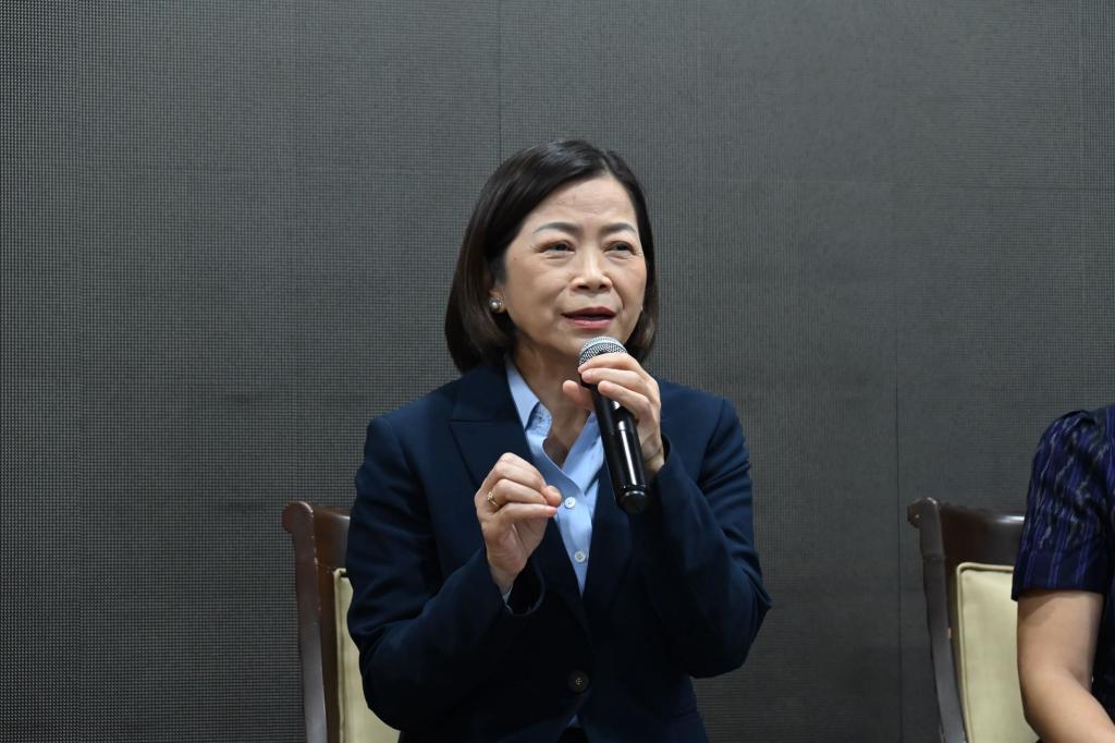 “อธิบดีณัฏฐิญา” ร่วมแสดงความยินดีแก่ผู้เข้าร่วมการฝึกอบรมฯ เตรียมความพร้อมเป็นอุตสาหกรรมจังหวัด รุ่นที่ 1