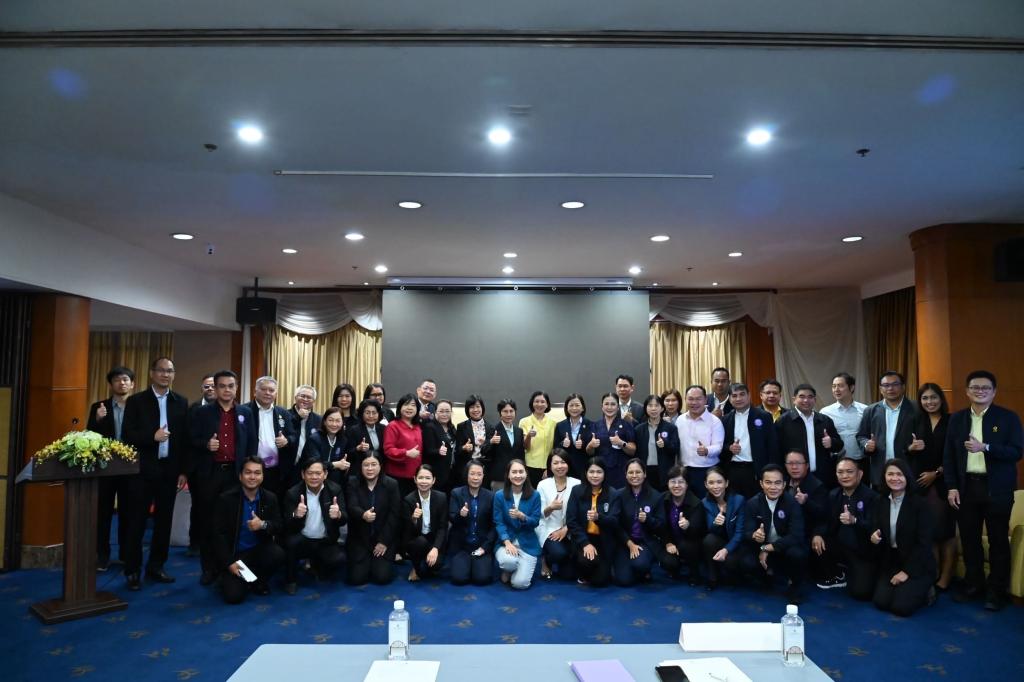 “อธิบดีณัฏฐิญา” ร่วมแสดงความยินดีแก่ผู้เข้าร่วมการฝึกอบรมฯ เตรียมความพร้อมเป็นอุตสาหกรรมจังหวัด รุ่นที่ 1