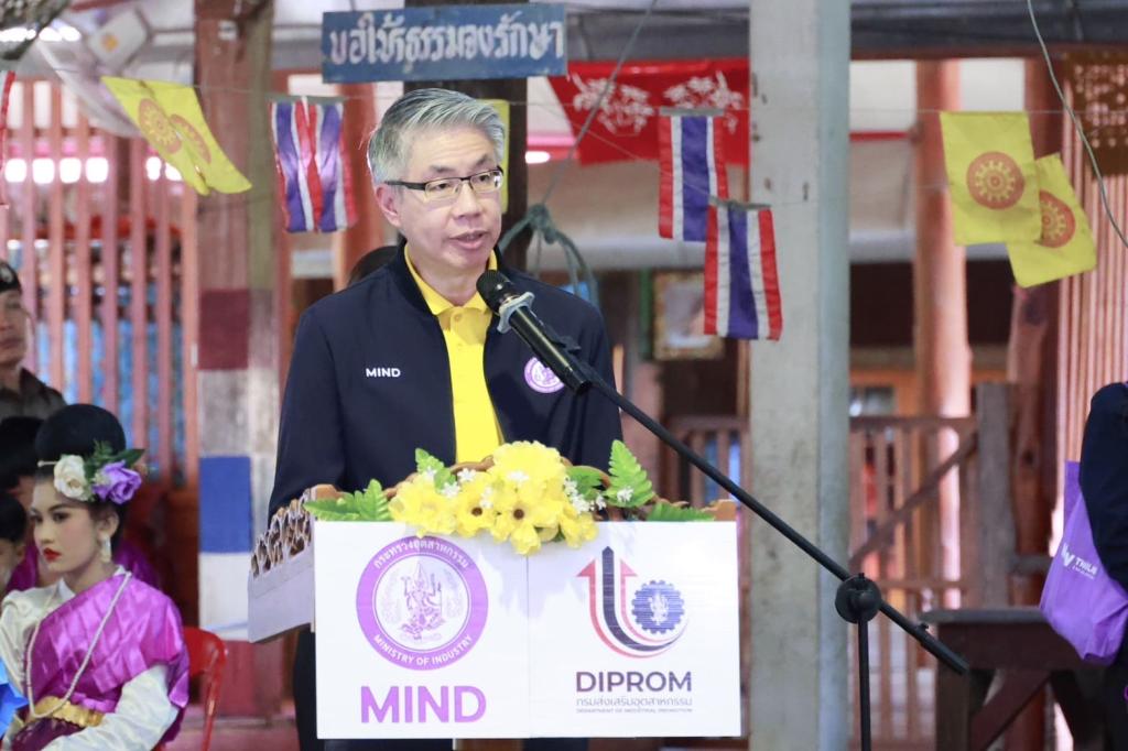“เอกนัฏ” นำทีม ลงพื้นที่ ชื่นชม “ดีพร้อม” โชว์ผลสำเร็จยกระดับ ดึงวัตถุดิบพื้นถิ่น "ตาลโตนด" ปั้นสินค้าชุมชนต่อยอดสู่ผลิตภัณฑ์สร้างรายได้ชุมชนวัดโบสถ์