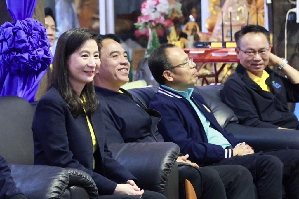 “เอกนัฏ” นำทีม ลงพื้นที่ ชื่นชม “ดีพร้อม” โชว์ผลสำเร็จยกระดับ ดึงวัตถุดิบพื้นถิ่น "ตาลโตนด" ปั้นสินค้าชุมชนต่อยอดสู่ผลิตภัณฑ์สร้างรายได้ชุมชนวัดโบสถ์