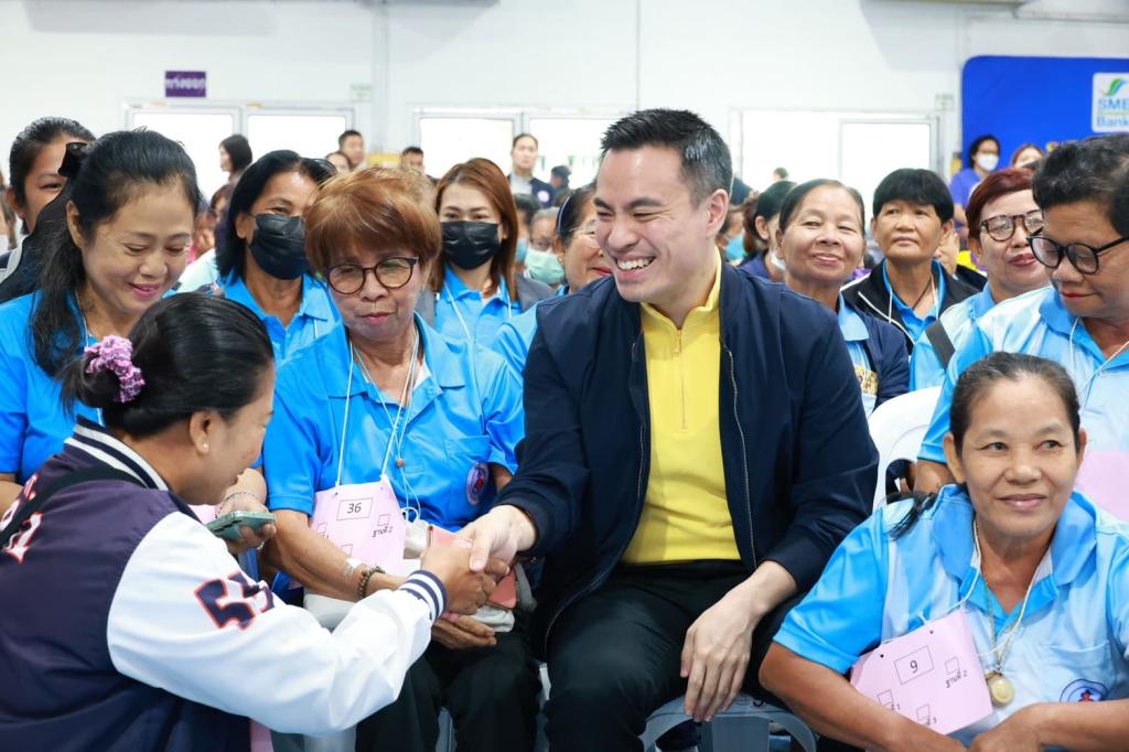 "เอกนัฏ" ลงพื้นที่เมืองสองแคว ชมผลงาน "ดีพร้อม" หนุนใช้วัตถุดิบท้องถิ่น ปั้นเมนูอาหาร ส่งเสริมอัตลักษณ์ชุมชนวังทอง ดัน Soft Power ไทย