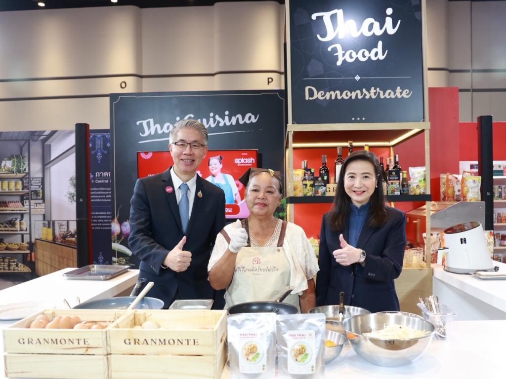 “ปลัดณัฐพล” มอบหมาย “อธิบดีณัฏฐิญา” นำทัพดีพร้อมโชว์ศักยภาพขับเคลื่อนซอฟต์พาวเวอร์อาหารไทย ในงาน “SPLASH – Soft Power Forum 2025” หนุนดึงอัตลักษณ์อาหารพื้นถิ่นชุมชนอวดโฉมเวทีโลกสอดรับนโยบาย รมว.เอกนัฏ