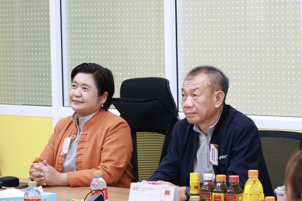 "รองอธิบดีดวงดาว" ลงพื้นที่เยี่ยมชมสถานประกอบการ "ปลาร้าแม่เหรียญ" ความภาคภูมิใจของ “คอมมูนิตี้ดีพร้อม” ยกระดับโลจิสติกส์ ลดต้นทุน 7.6 แสนบาท พร้อมโกอินเตอร์