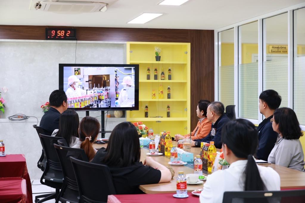 "รองอธิบดีดวงดาว" ลงพื้นที่เยี่ยมชมสถานประกอบการ "ปลาร้าแม่เหรียญ" ความภาคภูมิใจของ “คอมมูนิตี้ดีพร้อม” ยกระดับโลจิสติกส์ ลดต้นทุน 7.6 แสนบาท พร้อมโกอินเตอร์