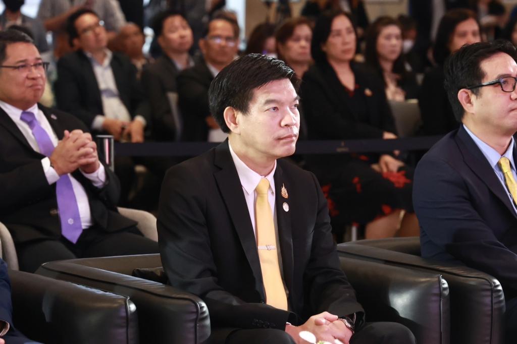 กระทรวงอุตฯ ส่ง ดีพร้อม ร่วมผนึกกำลังภาครัฐ-เอกชน-ประชาชน ตะลุยปั้นเชฟไฟแรง 1.7 หมื่นคน พร้อมต่อยอดสร้างเชฟมืออาชีพสู่ครัวโลก หวังกระตุ้นเศรษฐกิจประเทศกว่า 3,500 ล้านบาท ตามนโยบาย รมว.เอกนัฏ