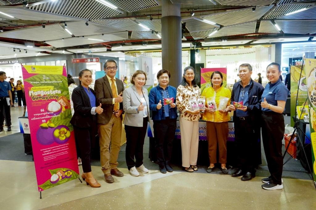 “รองอธิบดีดวงดาวว” ล่องใต้อวดโฉม 10 ต้นแบบผลิตภัณฑ์อาหารชุมชน ดึงอัตลักษณ์พื้นถิ่นและของดีพื้นเมือง หนุนพลังซอฟต์พาวเวอร์อาหารให้โตไกล ตามนโนบายอธิบดีณัฏฐิญา