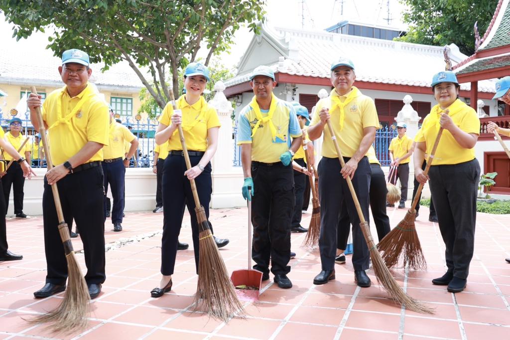 กระทรวงอุตสาหกรรมจัดกิจกรรมจิตอาสา “ปรับปรุงคุณภาพน้ำในคลองรอบวัดบวรนิเวศวิหาร” ระยะที่ 2 น้อมถวายพระราชกุศลเฉลิมพระเกียรติ ร.10