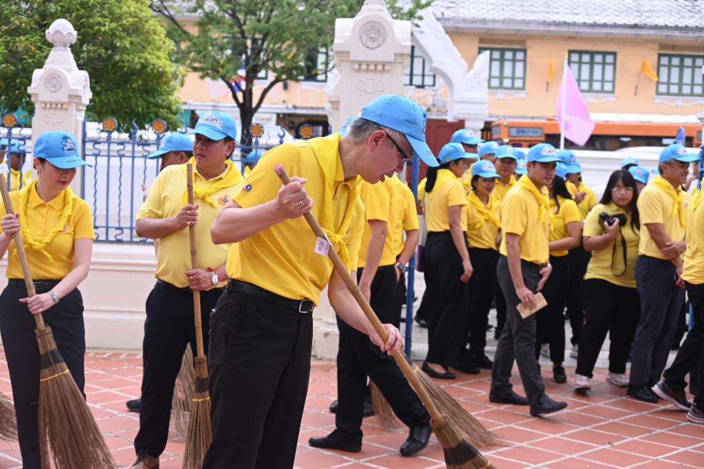 กระทรวงอุตสาหกรรมจัดกิจกรรมจิตอาสา “ปรับปรุงคุณภาพน้ำในคลองรอบวัดบวรนิเวศวิหาร” ระยะที่ 2 น้อมถวายพระราชกุศลเฉลิมพระเกียรติ ร.10
