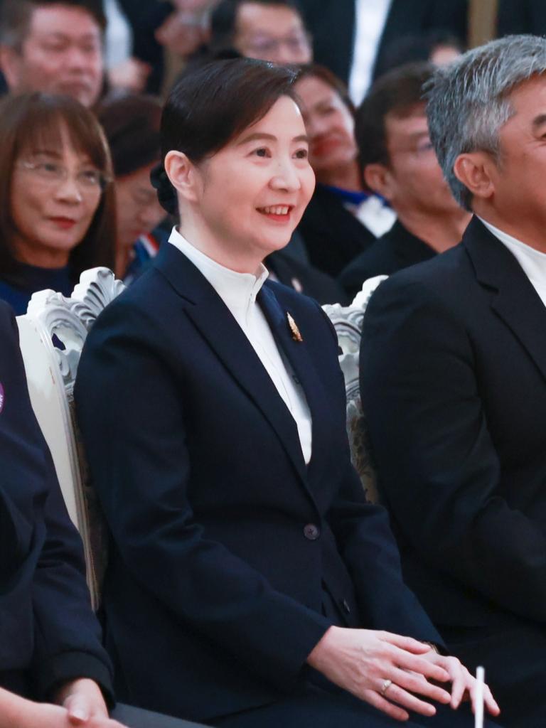 “รมว.เอกนัฏ” ร่วมแสดงความยินดีกับ “ดีพร้อม” ปิดจ๊อบ คพอ. ภาคใต้ ปี 68 เสริมแกร่ง สร้างเครือข่าย เปิดโอกาสทางการตลาดให้ผู้ประกอบการไทย