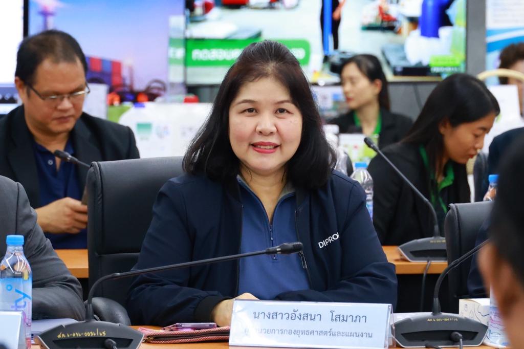 “อธิบดีณัฏฐิญา” ยกทัพดีพร้อม นำเสนอผลงานการตรวจประเมิน ชิงรางวัลเลิศรัฐ สาขาคุณภาพการบริหารการจัดการภาครัฐ (PMQA) รายหมวด หมวด 2 ด้านการวางแผนยุทธศาสตร์และการสื่อสารเพื่อนำไปสู่การปฏิบัติ ประจำปีงบประมาณ พ.ศ.2568
