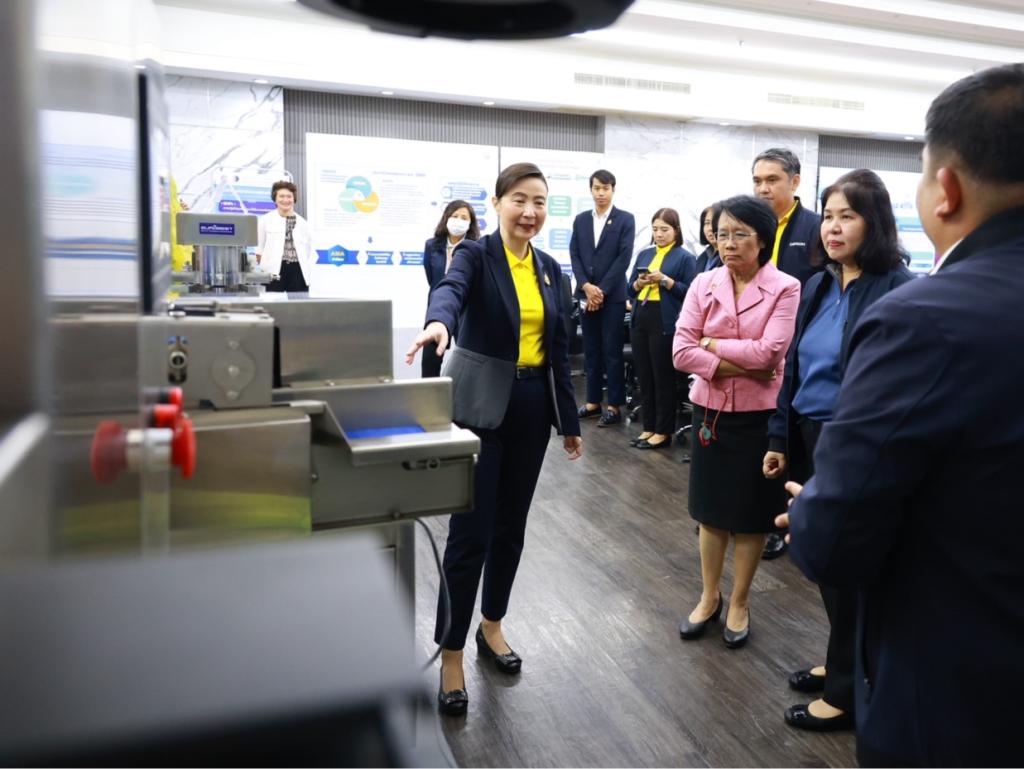 “อธิบดีณัฏฐิญา” ยกทัพดีพร้อม นำเสนอผลงานการตรวจประเมิน ชิงรางวัลเลิศรัฐ สาขาคุณภาพการบริหารการจัดการภาครัฐ (PMQA) รายหมวด หมวด 2 ด้านการวางแผนยุทธศาสตร์และการสื่อสารเพื่อนำไปสู่การปฏิบัติ ประจำปีงบประมาณ พ.ศ.2568