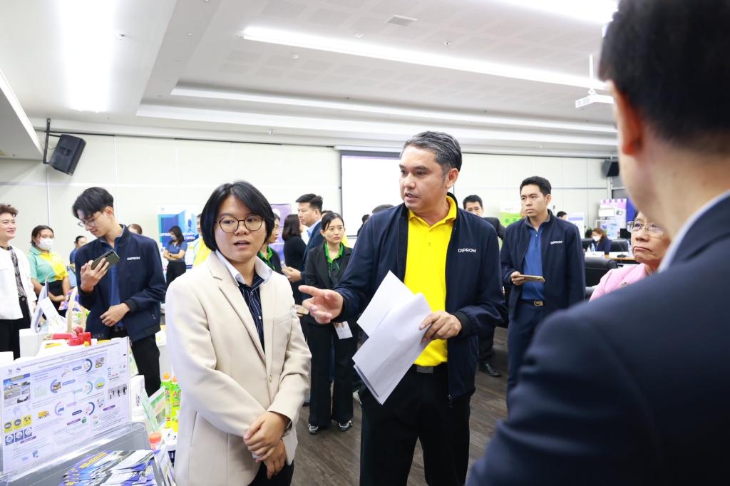 “อธิบดีณัฏฐิญา” ยกทัพดีพร้อม นำเสนอผลงานการตรวจประเมิน ชิงรางวัลเลิศรัฐ สาขาคุณภาพการบริหารการจัดการภาครัฐ (PMQA) รายหมวด หมวด 2 ด้านการวางแผนยุทธศาสตร์และการสื่อสารเพื่อนำไปสู่การปฏิบัติ ประจำปีงบประมาณ พ.ศ.2568