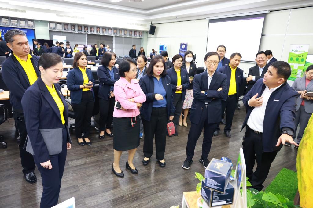“อธิบดีณัฏฐิญา” ยกทัพดีพร้อม นำเสนอผลงานการตรวจประเมิน ชิงรางวัลเลิศรัฐ สาขาคุณภาพการบริหารการจัดการภาครัฐ (PMQA) รายหมวด หมวด 2 ด้านการวางแผนยุทธศาสตร์และการสื่อสารเพื่อนำไปสู่การปฏิบัติ ประจำปีงบประมาณ พ.ศ.2568