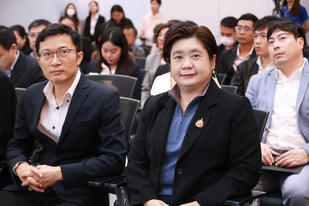 “ดีพร้อม” ร่วมผนึกกำลัง พันธมิตร 10 หน่วยงาน จับมือพัฒนา “ฐานข้อมูลและตัวชี้วัด” หนุนเศรษฐกิจคาร์บอนต่ำ นำอุตสาหกรรมไทยสู่ Net Zero พร้อมแข่งขันในเวทีโลก สอดรับนโยบาย รมว.เอกนัฏ