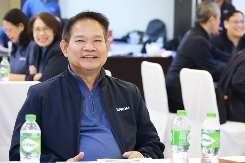 “ปลัดณัฐพล“ ร่วมรับฟัง “ดีพร้อม” เปิดห้อง ล้อมวงระดมความคิดเห็น สร้าง skill การเป็นผู้นำที่ีดี ส่งเสริมคอมมูนิตี้ที่ดีพร้อม ตามนโยบาย อธิบดีณัฏฐิญา