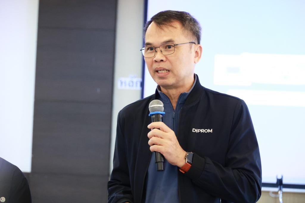 “ปลัดณัฐพล“ ร่วมรับฟัง “ดีพร้อม” เปิดห้อง ล้อมวงระดมความคิดเห็น สร้าง skill การเป็นผู้นำที่ีดี ส่งเสริมคอมมูนิตี้ที่ดีพร้อม ตามนโยบาย อธิบดีณัฏฐิญา