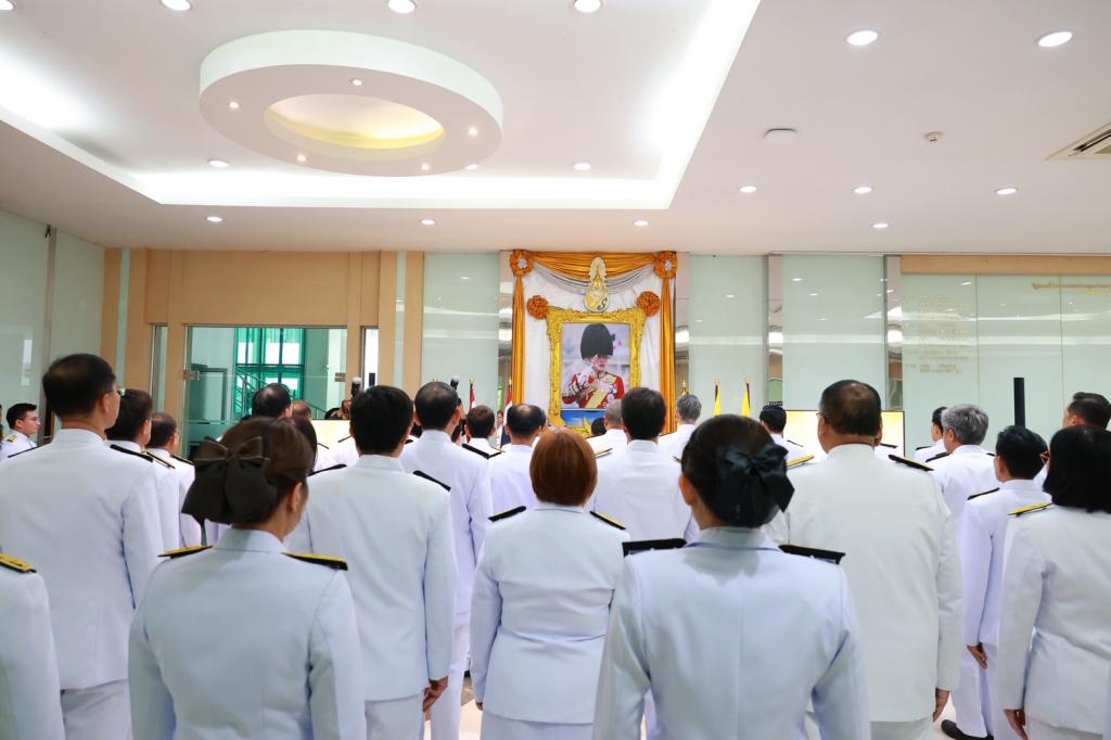 รัฐมนตรีฯ เอกนัฏ นำทีมผู้บริหาร ก.อุตฯ ถวายสัตย์ปฏิญาณ เนื่องในโอกาสวันเฉลิมพระชนมพรรษาพระบาทสมเด็จพระเจ้าอยู่หัว