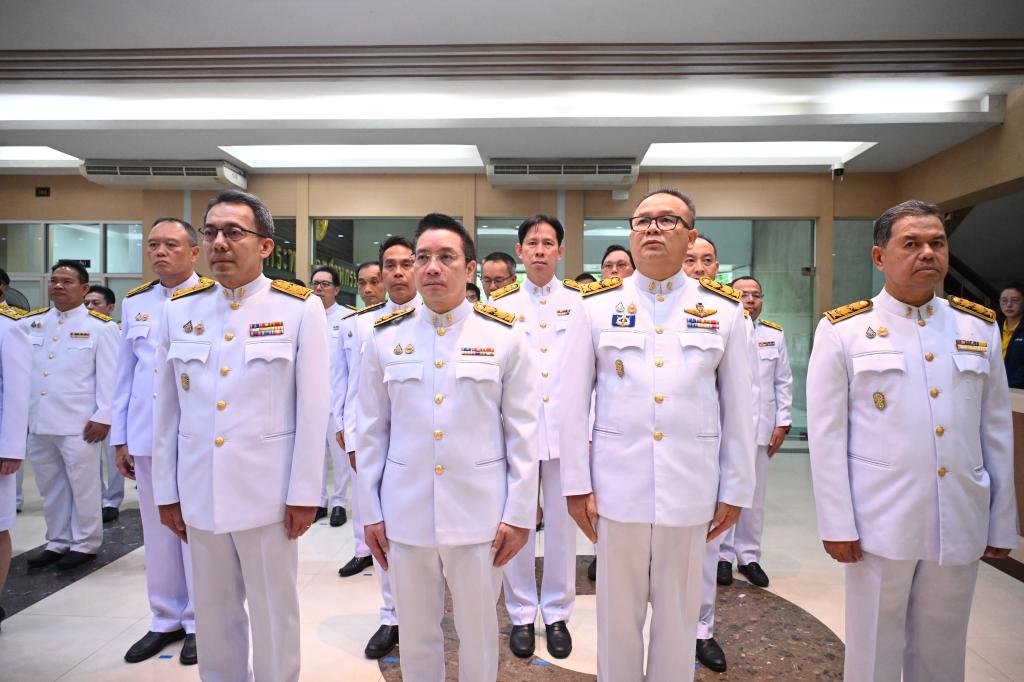 รัฐมนตรีฯ เอกนัฏ นำทีมผู้บริหาร ก.อุตฯ ถวายสัตย์ปฏิญาณ เนื่องในโอกาสวันเฉลิมพระชนมพรรษาพระบาทสมเด็จพระเจ้าอยู่หัว