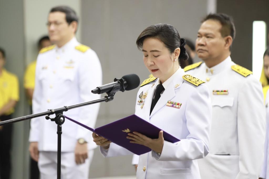 “อธิบดีณัฏฐิญา” นำทีมผู้บริหารและข้าราชการดีพร้อม ถวายสัตย์ปฏิญาณเพื่อเป็นข้าราชการที่ดีและพลังของแผ่นดิน เนื่องในวันเฉลิมพระชนมพรรษาพระบาทสมเด็จพระเจ้าอยู่หัว