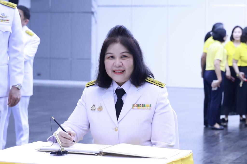 “อธิบดีณัฏฐิญา” นำทีมผู้บริหารและข้าราชการดีพร้อม ถวายสัตย์ปฏิญาณเพื่อเป็นข้าราชการที่ดีและพลังของแผ่นดิน เนื่องในวันเฉลิมพระชนมพรรษาพระบาทสมเด็จพระเจ้าอยู่หัว