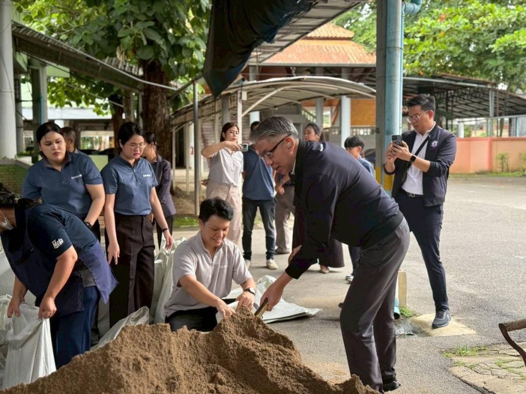 “อธิบดีณัฏฐิญา” ลงพื้นที่เชียงใหม่ ตรวจเยี่ยม DIPROM Center 1 เตรียมรับมือสถานการณ์น้ำท่วม เรียนเชิญ “ปลัดณัฐพล” วางแผนช่วยเหลือ ผปก. ในพื้นที่อุทกภัย พร้อม “ผู้ว่าเชียงใหม่” และหน่วยงาน อก. ในพื้นที่ร่วมฟื้นฟู เยียวยาให้ฟื้นตัวได้โดยเร็ว