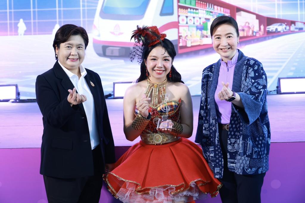 “Voice of MIND” กระหึ่มเวทีกลาง กรุงเทพอภิวัฒน์ สร้าง “Influ” รอบชิง 12 คนสุดท้าย ปั่นกระแส Soft Power กระตุ้นการจำหน่ายสินค้า เม็ดเงินสะพัด เสริมแรงช่วยภัยพิบัติ อุทกภัยและชายแดน