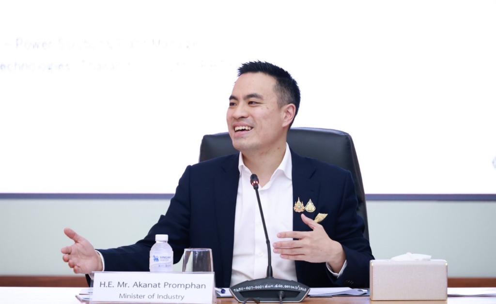 “รองอธิบดีดวงดาว” ร่วมแสดงความยินดี มอบวุฒิบัตรและโล่รางวัล บุคลากรอุตสาหกรรมความงามของไทย ที่ผ่านการ Upskill ให้สามารถผลิตสินค้าที่สร้างสรรค์ เข้าสู่การแข่งขันในระดับสากล สอดรับนโยบาย รมว.เอกนัฏ