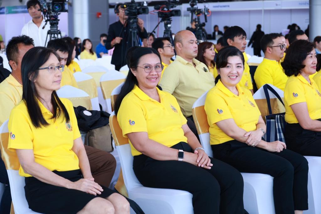 “ดีพร้อม” ปลุกพลังเกษตรอุตสาหกรรมไทย โชว์ผลงานพร้อมมอบรางวัลนวัตกรรมอัจฉริยะ