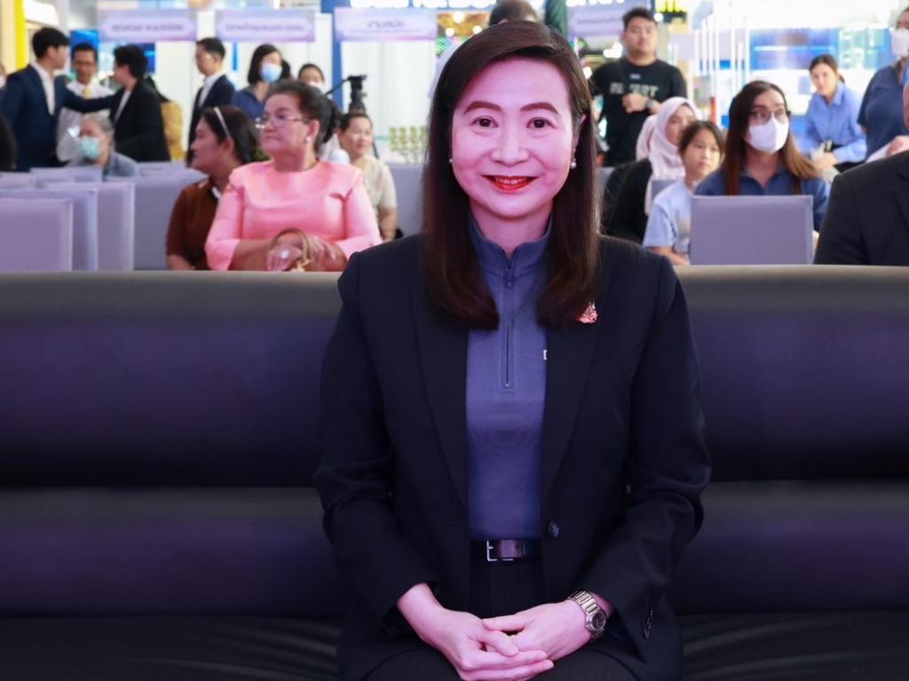 “รองอธิบดีดวงดาว” ร่วมยินดีกับ Hero Brand สาขาอุตฯ เสื้อผ้าเครื่องแต่งกาย พร้อมผลักดัน Soft Power อุตสาหกรรมแฟชั่นไทยก้าวไกลสู่ระดับโลก ตามนโยบาย รมว.เอกนัฏ