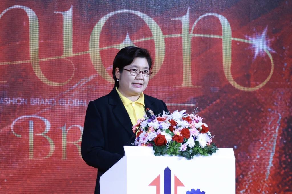 “รองอธิบดีดวงดาว” ร่วมยินดีกับ Hero Brand สาขาอุตฯ เสื้อผ้าเครื่องแต่งกาย พร้อมผลักดัน Soft Power อุตสาหกรรมแฟชั่นไทยก้าวไกลสู่ระดับโลก ตามนโยบาย รมว.เอกนัฏ