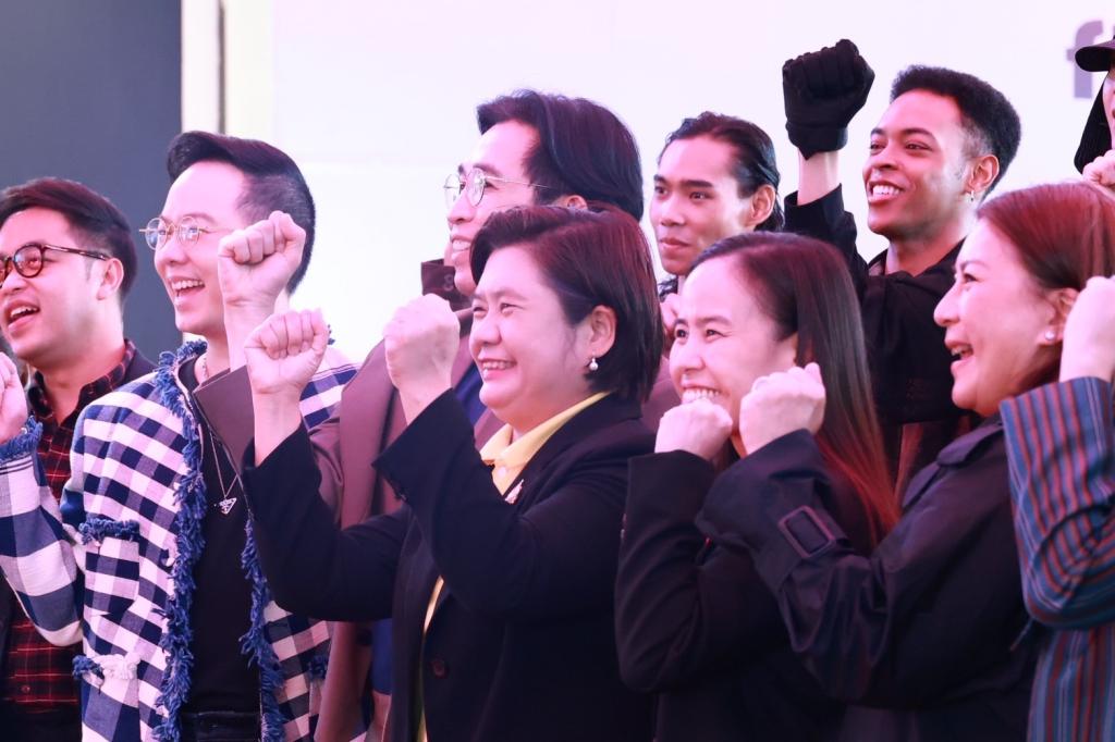 “รองอธิบดีดวงดาว” ร่วมยินดีกับ Hero Brand สาขาอุตฯ เสื้อผ้าเครื่องแต่งกาย พร้อมผลักดัน Soft Power อุตสาหกรรมแฟชั่นไทยก้าวไกลสู่ระดับโลก ตามนโยบาย รมว.เอกนัฏ