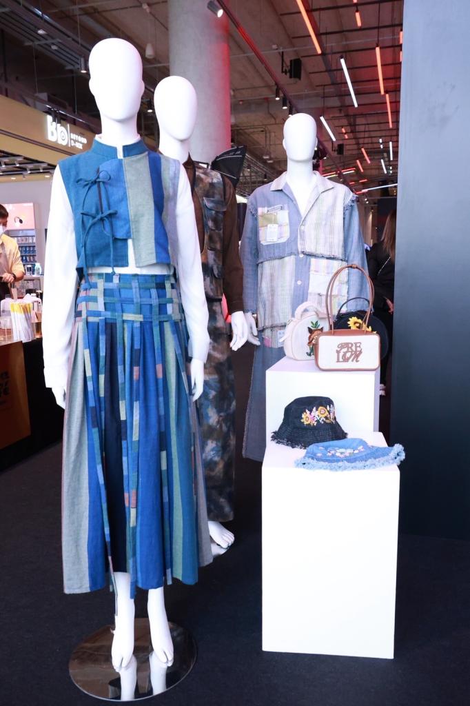 “รองอธิบดีดวงดาว” ร่วมยินดีกับ Hero Brand สาขาอุตฯ เสื้อผ้าเครื่องแต่งกาย พร้อมผลักดัน Soft Power อุตสาหกรรมแฟชั่นไทยก้าวไกลสู่ระดับโลก ตามนโยบาย รมว.เอกนัฏ