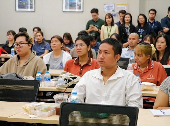 "ดีพร้อม" บุกเมืองขามแก่น เปิดห้องปฐมนิเทศ หลักสูตร Master Thai Chef Program ภาคอีสานตอนบน เตรียมพร้อม สร้างเชฟอาหารไทยสู่เชฟมืออาชีพ ตามนโยบาย รมว.เอกนัฏ