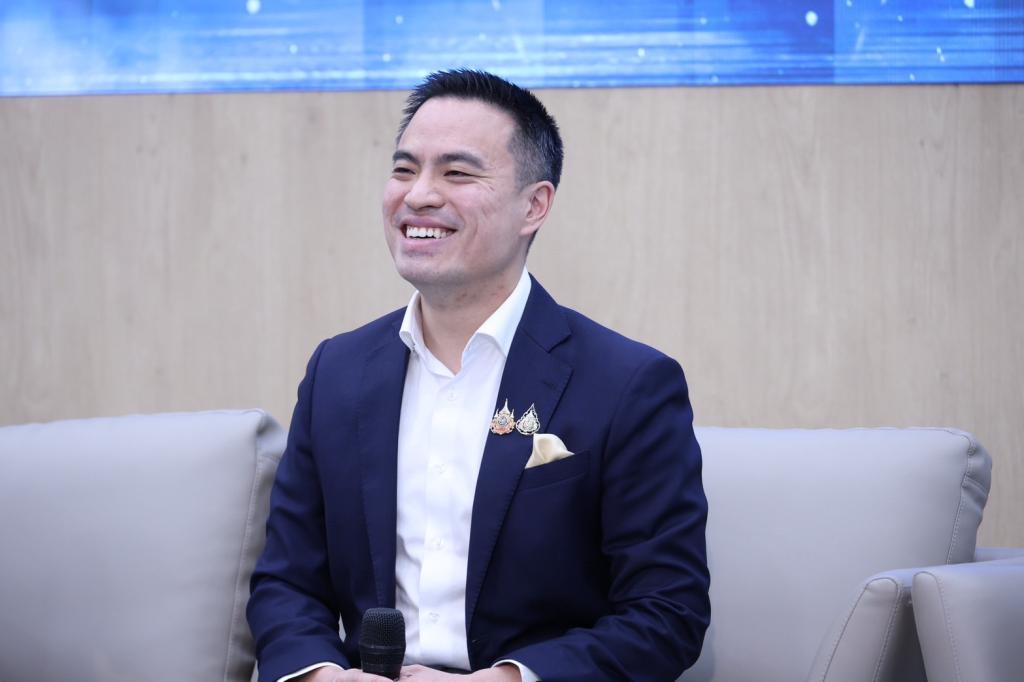 “ดีพร้อม” โชว์ 20 ต้นแบบ Premium หนุนพลังซอฟต์พาวเวอร์ ตามแนวทางคอมมูนิตี้ ของ ”อธิบดีณัฏฐิญา“ ผลักดันแฟชั่นมุสลิมไทยสู่สากล สอดรับนโยบาย รมว.เอกนัฏ คาดสร้างมูลค่ากว่า 70 ล้านบาท