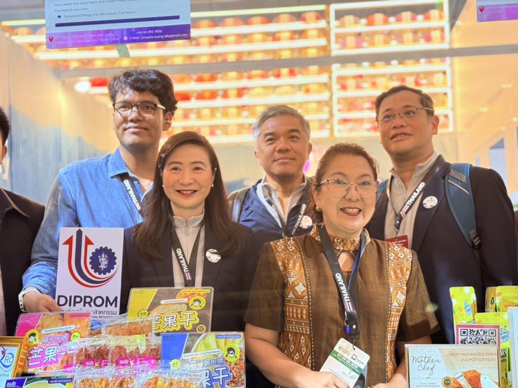 “อธิบดีดีพร้อม” สานภารกิจต่อเนื่อง นำทัพ ผู้ประกอบการไทย บุกตลาดเวียดนามในงาน Vietfood & Beverage 2025 หวังพัฒนาศักยภาพธุรกิจไทยสู่เวทีสากล ตามนโยบาย รมว.เอกนัฏ