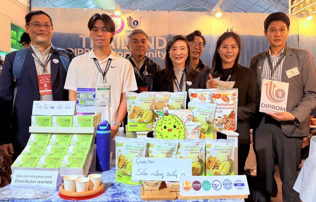 “อธิบดีดีพร้อม” สานภารกิจต่อเนื่อง นำทัพ ผู้ประกอบการไทย บุกตลาดเวียดนามในงาน Vietfood & Beverage 2025 หวังพัฒนาศักยภาพธุรกิจไทยสู่เวทีสากล ตามนโยบาย รมว.เอกนัฏ