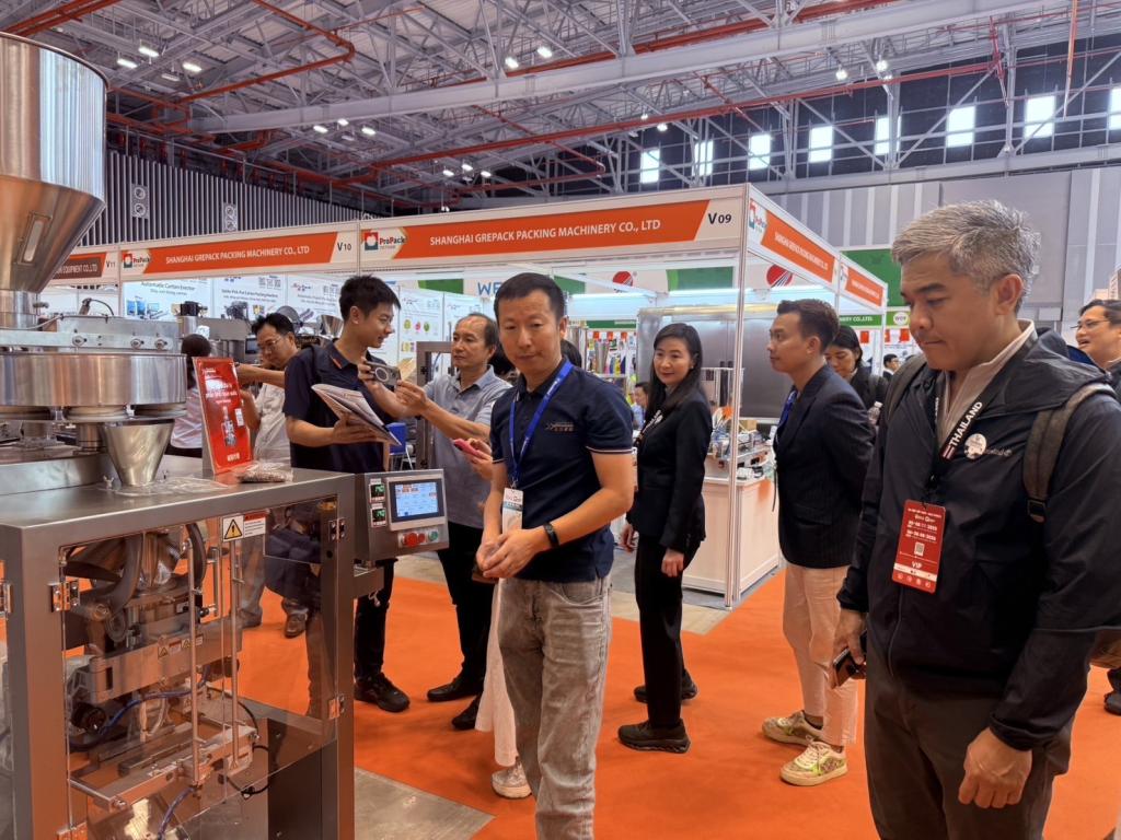 “ดีพร้อม” ร่วมชมนวัตกรรมเครื่องจักร บรรจุภัณฑ์ที่ทันสมัย ในงาน Vietfood & Beverage - Propack 2025 เพื่อใช้ต่อยอดบรรจุภัณฑ์ไทย ใช้ต่อยอดซอฟต์พาวเวอร์อาหาร ให้โตไกลสู่เวทีสากล ตามนโยบาย รมว.เอกนัฏ