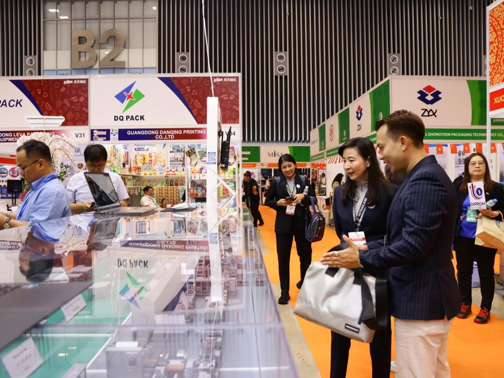 “ดีพร้อม” ร่วมชมนวัตกรรมเครื่องจักร บรรจุภัณฑ์ที่ทันสมัย ในงาน Vietfood & Beverage - Propack 2025 เพื่อใช้ต่อยอดบรรจุภัณฑ์ไทย ใช้ต่อยอดซอฟต์พาวเวอร์อาหาร ให้โตไกลสู่เวทีสากล ตามนโยบาย รมว.เอกนัฏ