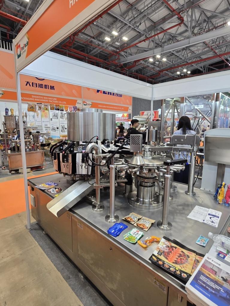 “ดีพร้อม” ร่วมชมนวัตกรรมเครื่องจักร บรรจุภัณฑ์ที่ทันสมัย ในงาน Vietfood & Beverage - Propack 2025 เพื่อใช้ต่อยอดบรรจุภัณฑ์ไทย ใช้ต่อยอดซอฟต์พาวเวอร์อาหาร ให้โตไกลสู่เวทีสากล ตามนโยบาย รมว.เอกนัฏ