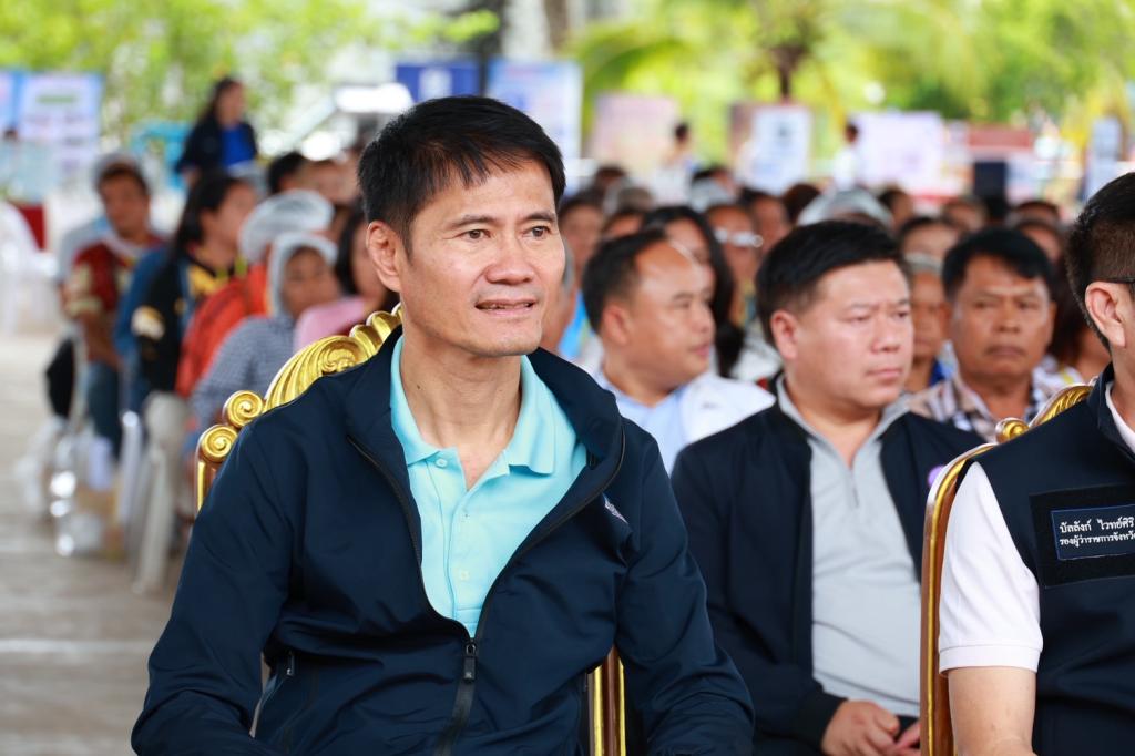 ”รัฐมนตรีเอกนัฏ“ ลงพื้นที่ชัยภูมิ มอบ “ดีพร้อม” สร้างอาชีพ เสริมรายได้ กระตุ้นเศรษฐกิจชุมชนเทพสถิต ภายใต้ DIPROM Community ให้ยั่งยืน