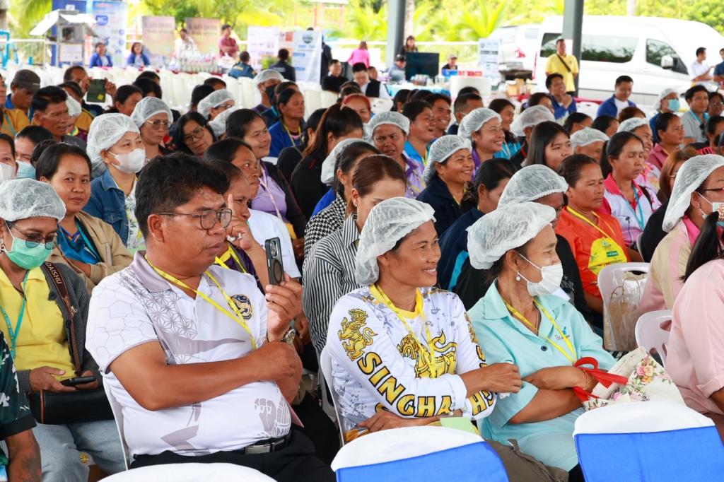 ”รัฐมนตรีเอกนัฏ“ ลงพื้นที่ชัยภูมิ มอบ “ดีพร้อม” สร้างอาชีพ เสริมรายได้ กระตุ้นเศรษฐกิจชุมชนเทพสถิต ภายใต้ DIPROM Community ให้ยั่งยืน