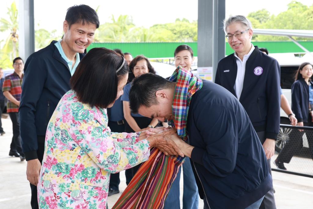 ”รัฐมนตรีเอกนัฏ“ ลงพื้นที่ชัยภูมิ มอบ “ดีพร้อม” สร้างอาชีพ เสริมรายได้ กระตุ้นเศรษฐกิจชุมชนเทพสถิต ภายใต้ DIPROM Community ให้ยั่งยืน