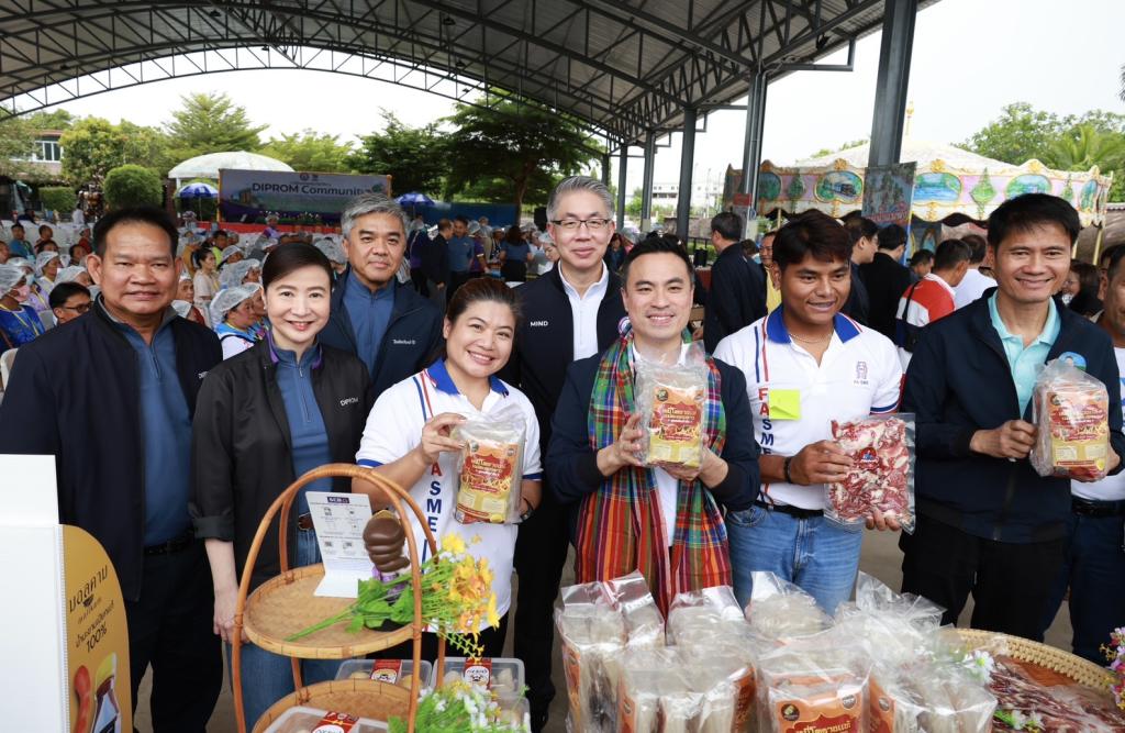 ”รัฐมนตรีเอกนัฏ“ ลงพื้นที่ชัยภูมิ มอบ “ดีพร้อม” สร้างอาชีพ เสริมรายได้ กระตุ้นเศรษฐกิจชุมชนเทพสถิต ภายใต้ DIPROM Community ให้ยั่งยืน