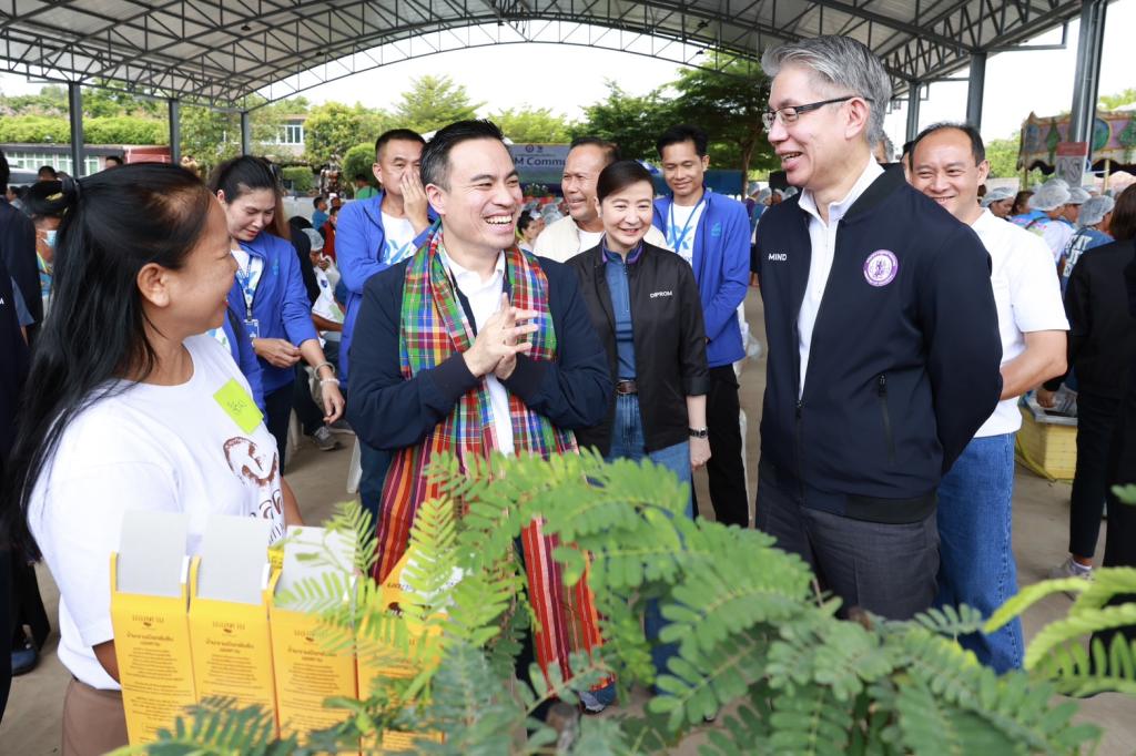 ”รัฐมนตรีเอกนัฏ“ ลงพื้นที่ชัยภูมิ มอบ “ดีพร้อม” สร้างอาชีพ เสริมรายได้ กระตุ้นเศรษฐกิจชุมชนเทพสถิต ภายใต้ DIPROM Community ให้ยั่งยืน