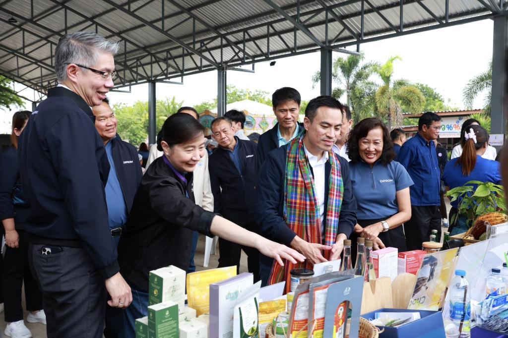 ”รัฐมนตรีเอกนัฏ“ ลงพื้นที่ชัยภูมิ มอบ “ดีพร้อม” สร้างอาชีพ เสริมรายได้ กระตุ้นเศรษฐกิจชุมชนเทพสถิต ภายใต้ DIPROM Community ให้ยั่งยืน
