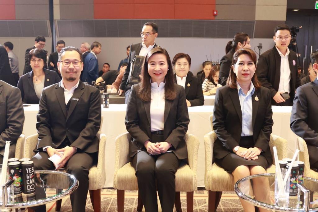 "ดีพร้อม" เดินหน้าตามนโยบาย "รมว.เอกนัฎ" ผนึกกำลัง SCG ยักษ์ใหญ่ เสริมศักยภาพเอสเอ็มอี เพิ่มขีดการแข่งขันธุรกิจสีเขียว