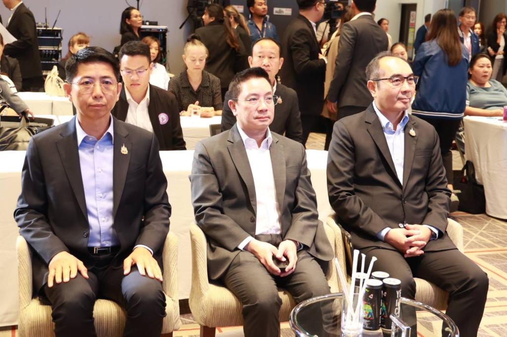 "ดีพร้อม" เดินหน้าตามนโยบาย "รมว.เอกนัฎ" ผนึกกำลัง SCG ยักษ์ใหญ่ เสริมศักยภาพเอสเอ็มอี เพิ่มขีดการแข่งขันธุรกิจสีเขียว