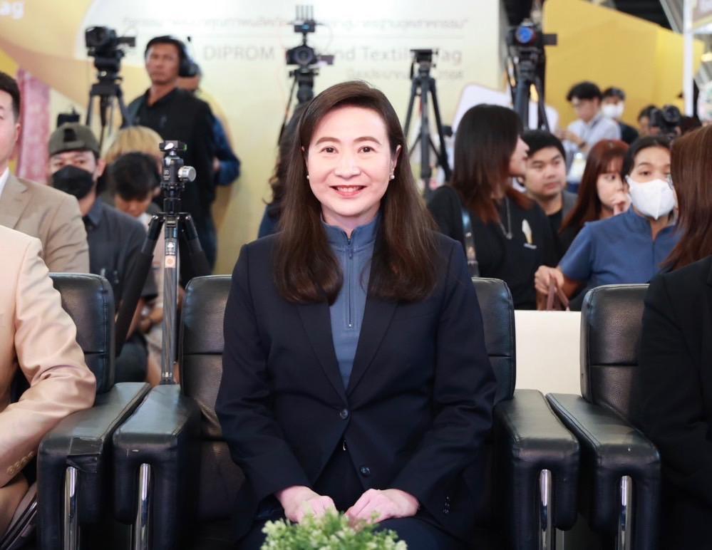 “รองอธิบดีดวงดาว” ร่วมแสดงความยินดี Fashion Hero Brand จุดประกาย Soft Power ดันคราฟต์ไทยสู่ตลาดโลก ตามนโยบาย รมว.เอกนัฏ